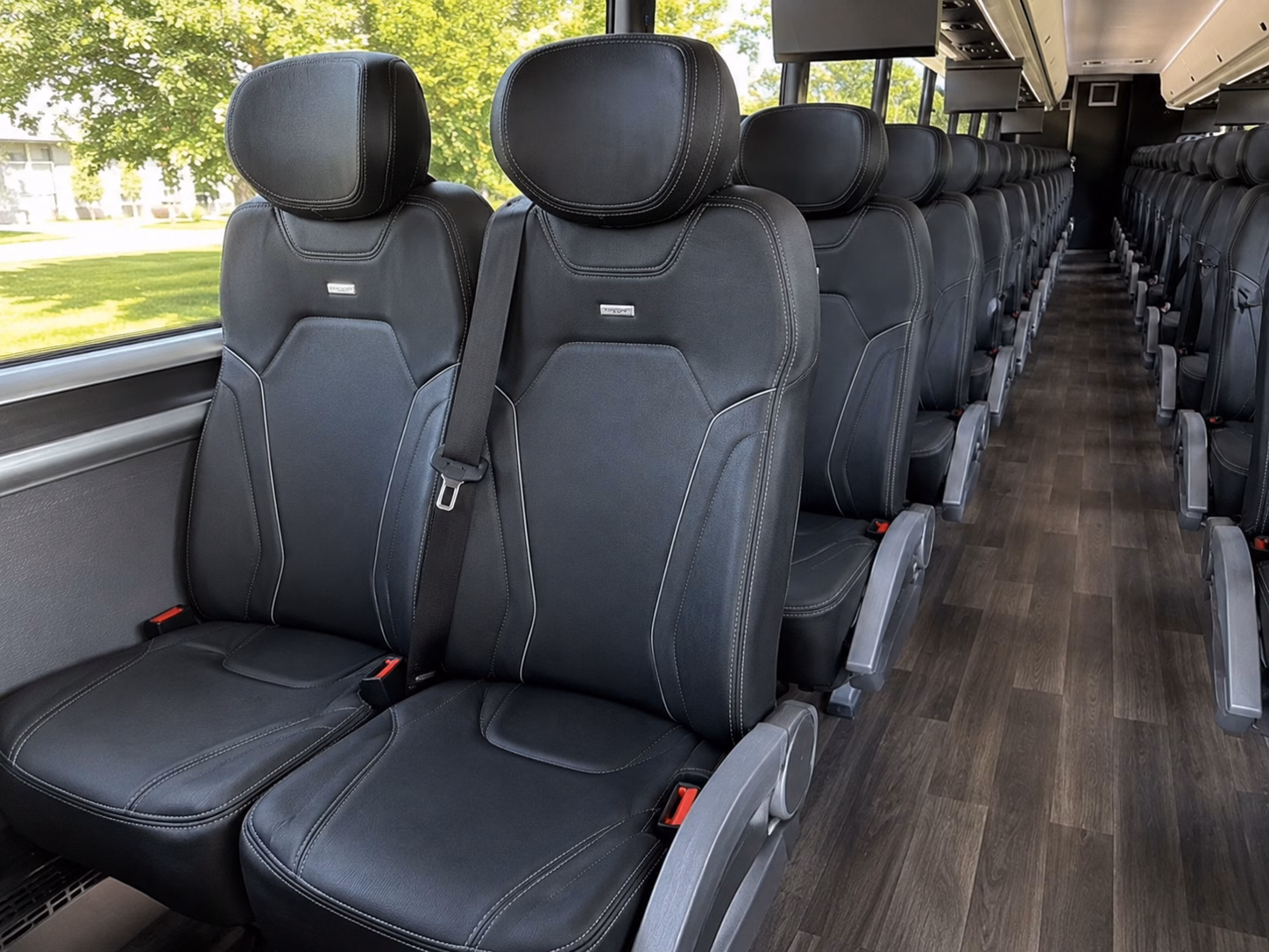 shuttle guests between stockton hotels and lodi wine country venues with ease