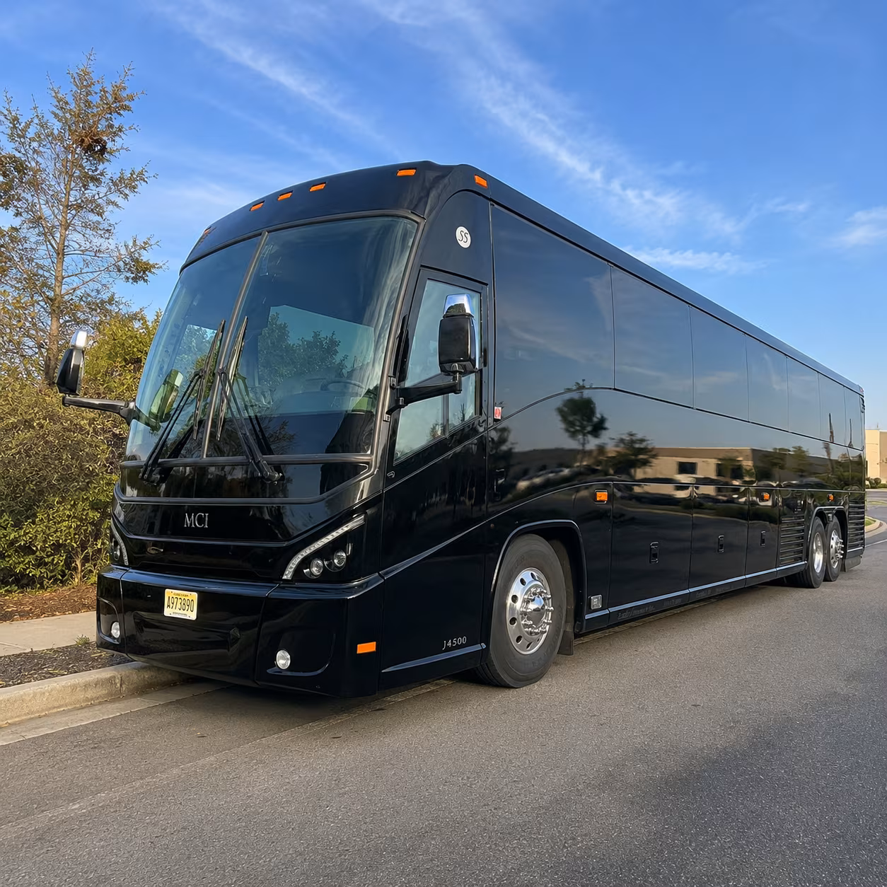 shuttle your warehouse and distribution teams along the arch road corridor