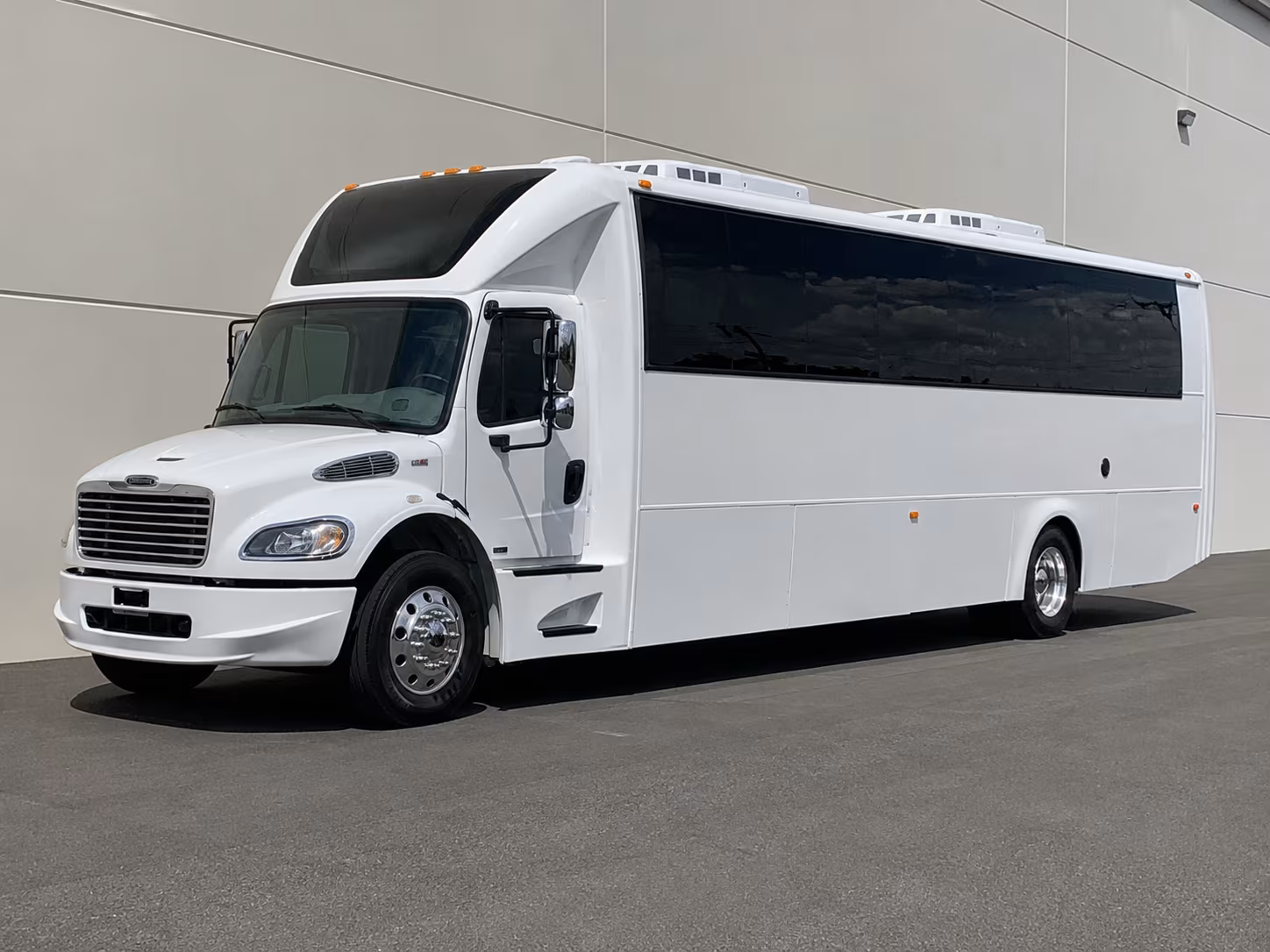 stocktoncharterbuscompany com makes it possible to find party buses for tailgates and game day celebrations